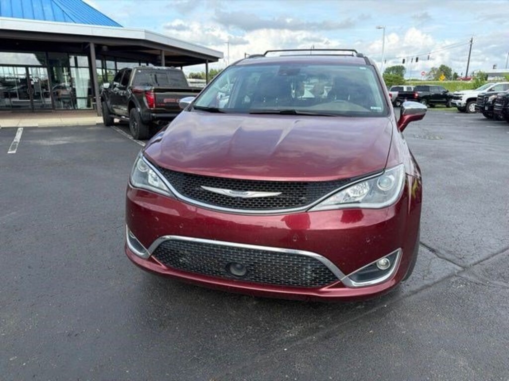 Used 2019 Chrysler Pacifica Limited FWD Van Passenger Van