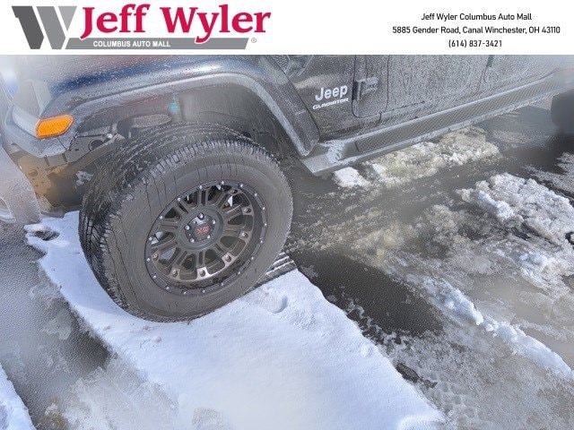 2020 Jeep Gladiator Overland's photo