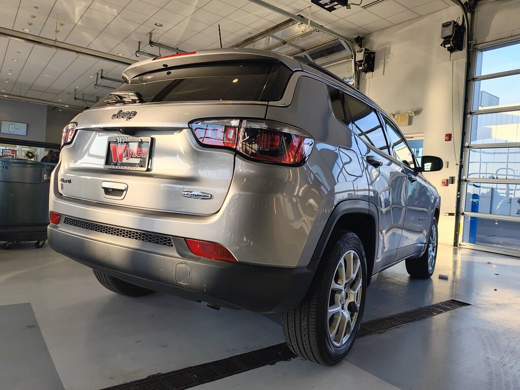 Used 2022 Jeep Compass Latitude Lux SUV