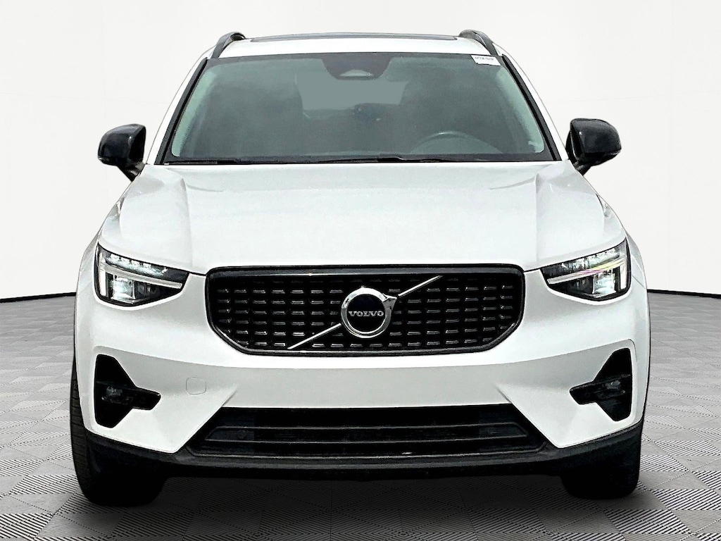 Used 2023 Volvo XC40 B5 AWD Plus Dark Theme SUV