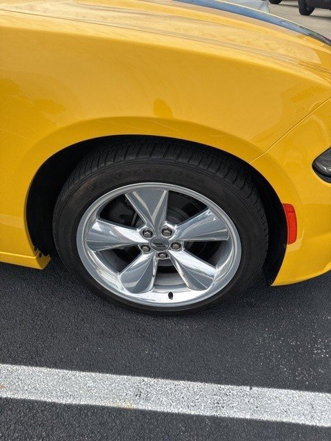 2017 Dodge Charger R/T photo 2