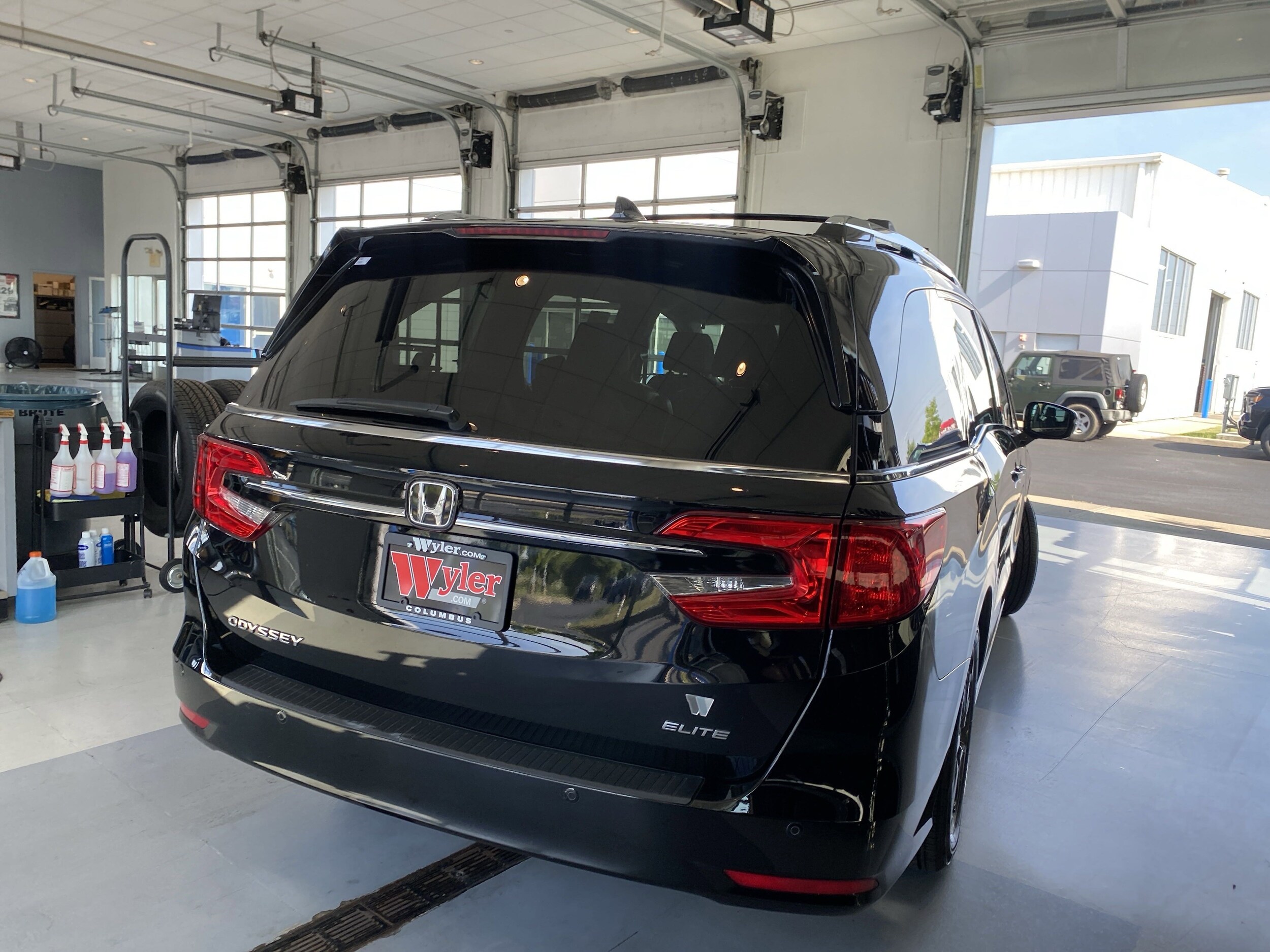 2023 Honda Odyssey Elite photo 3