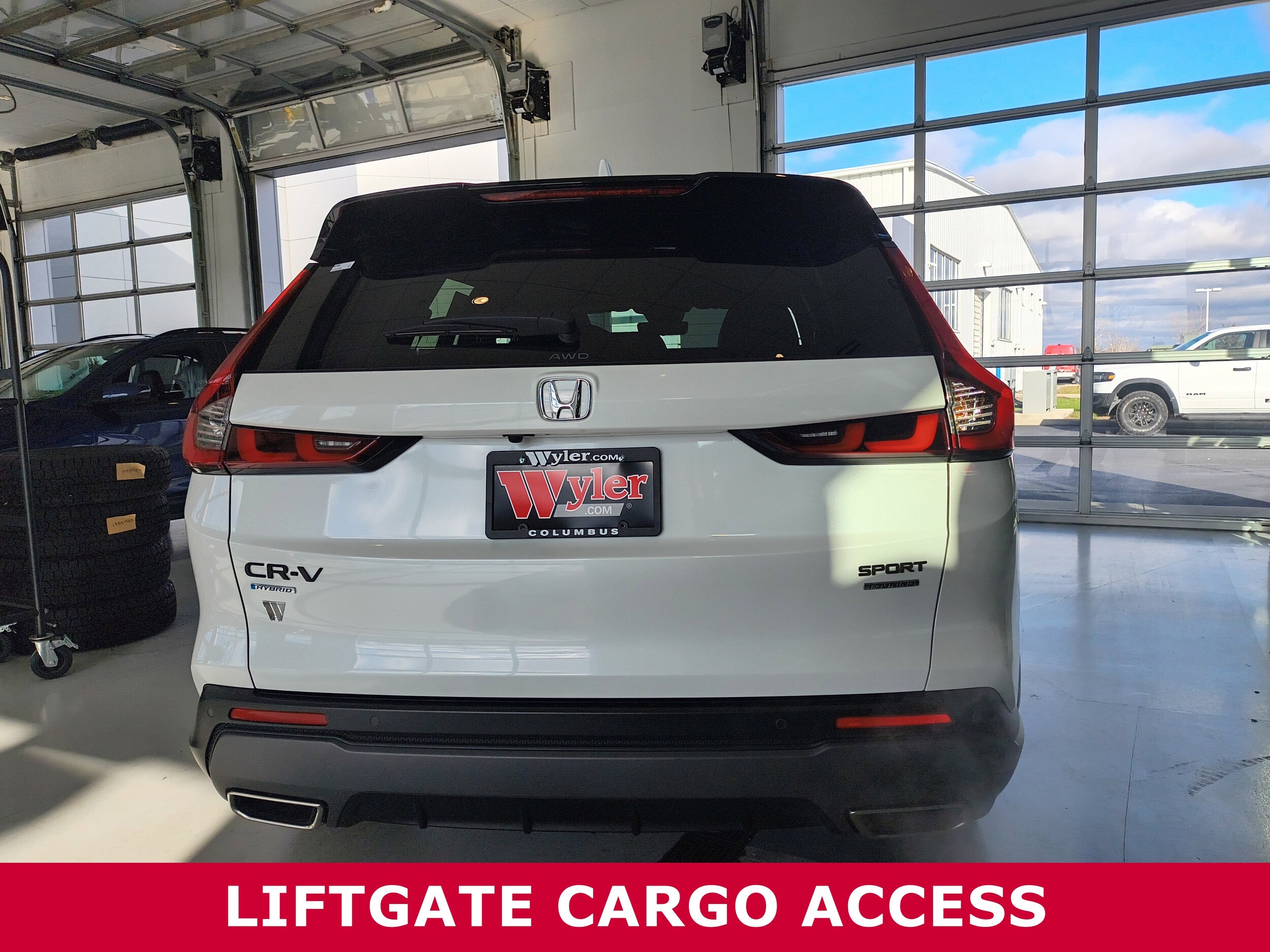 2024 Honda CR-V Hybrid Sport Touring photo 4