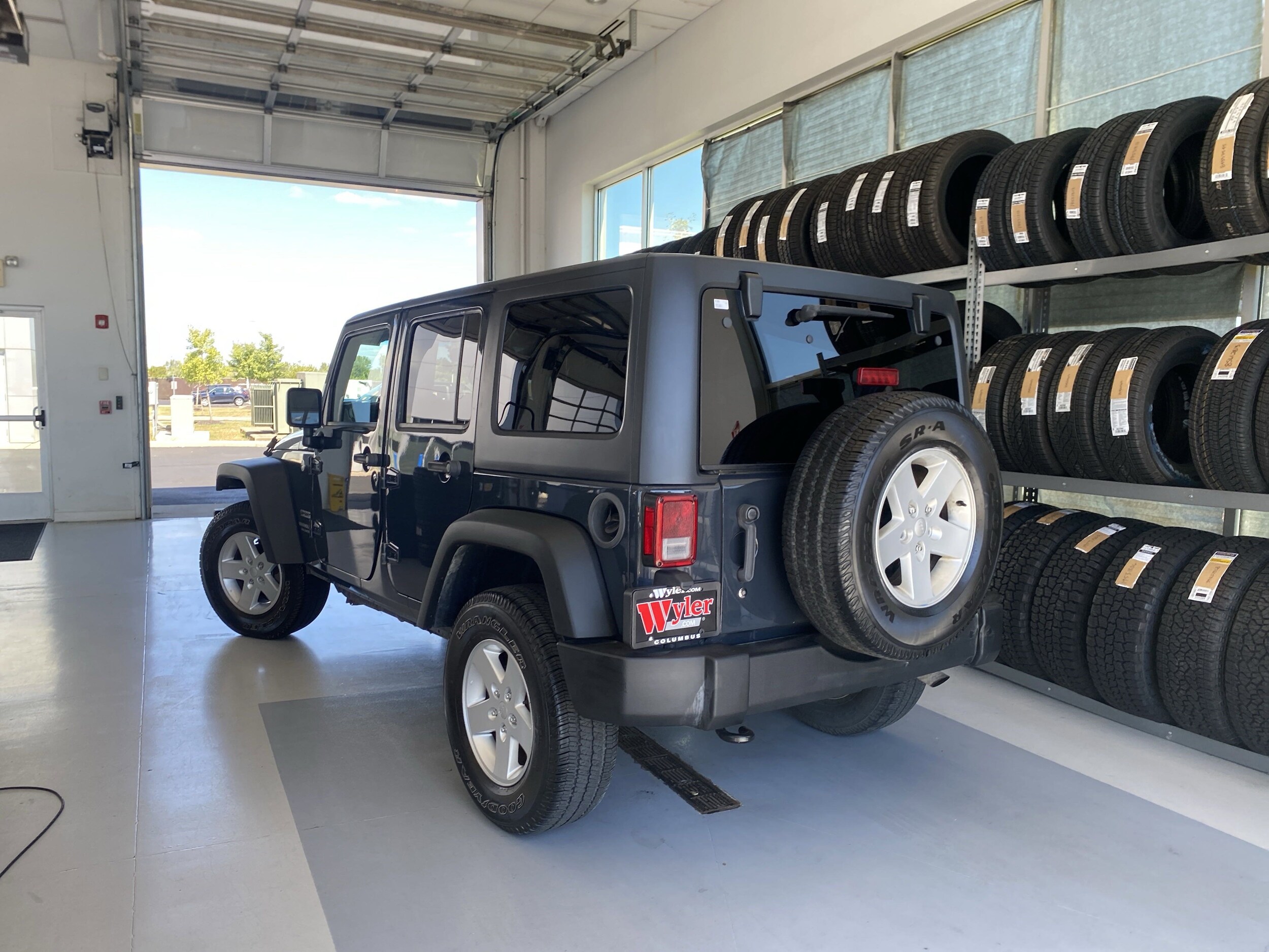 2017 Jeep Wrangler Unlimited Sport photo 3