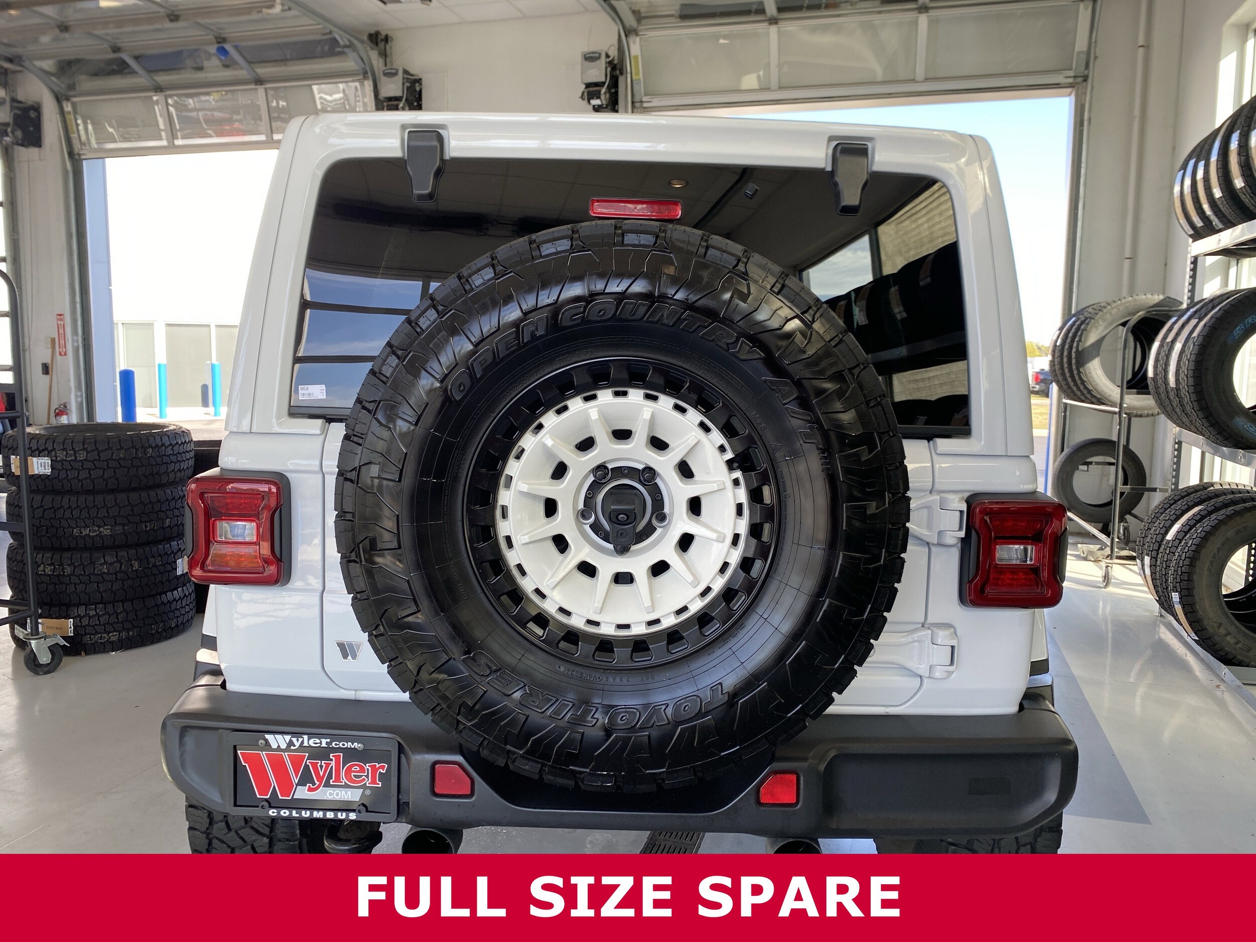 2024 Jeep Wrangler Sahara photo 4