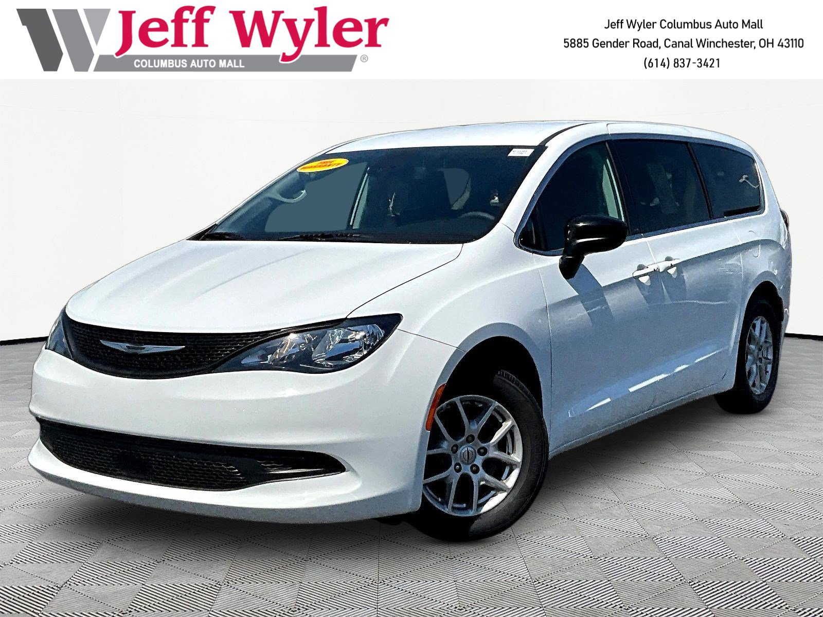 2024 Chrysler Voyager LX's photo