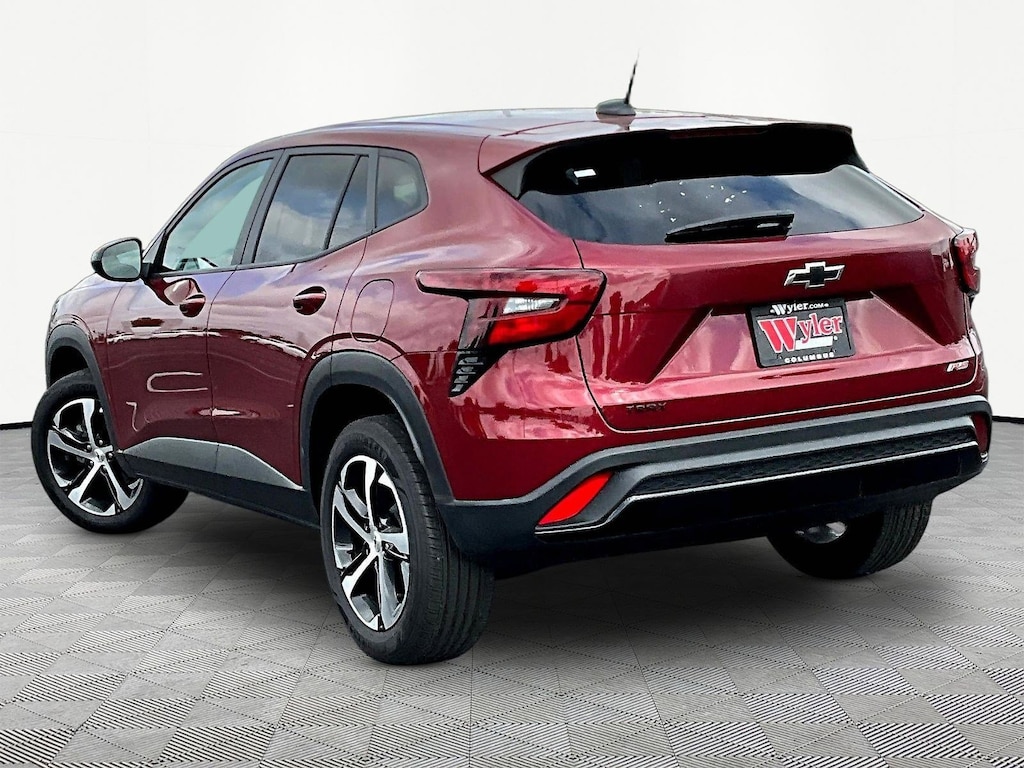 Used 2024 Chevrolet Trax FWD 4dr 1RS SUV