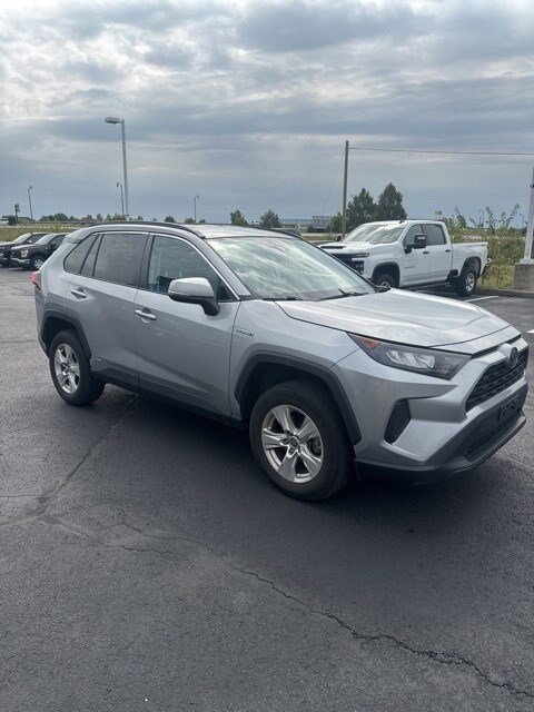 2021 Toyota RAV4 Hybrid LE photo 2