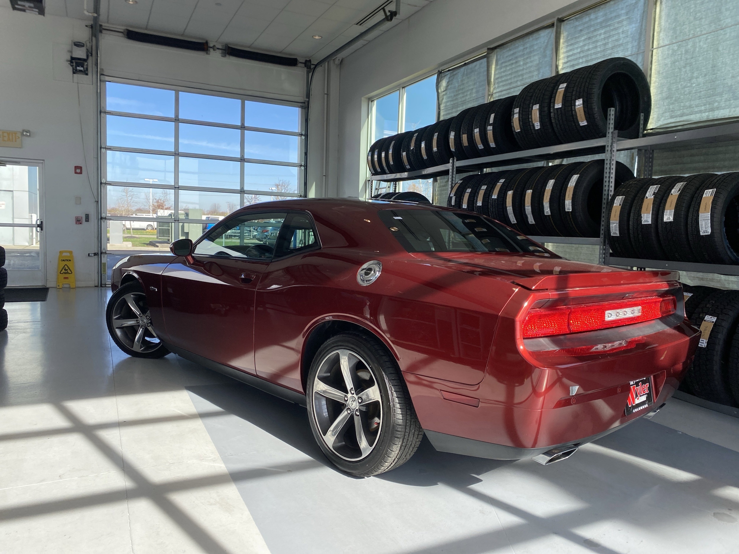 2014 Dodge Challenger R/T photo 2