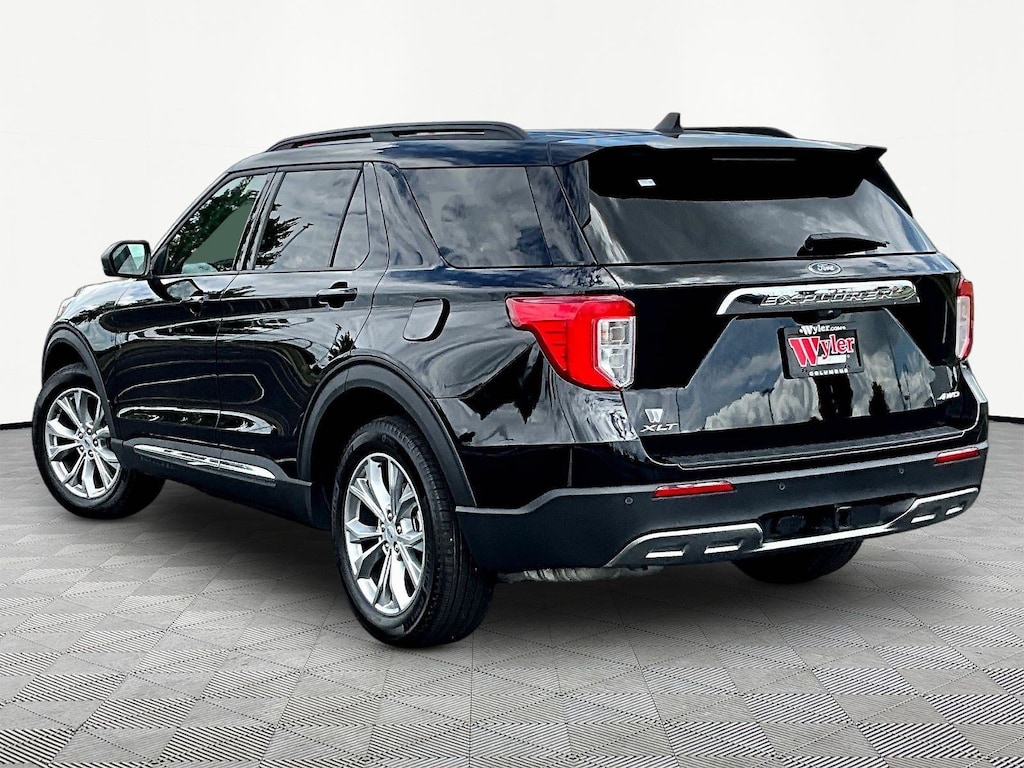 Used 2023 Ford Explorer XLT 4WD SUV