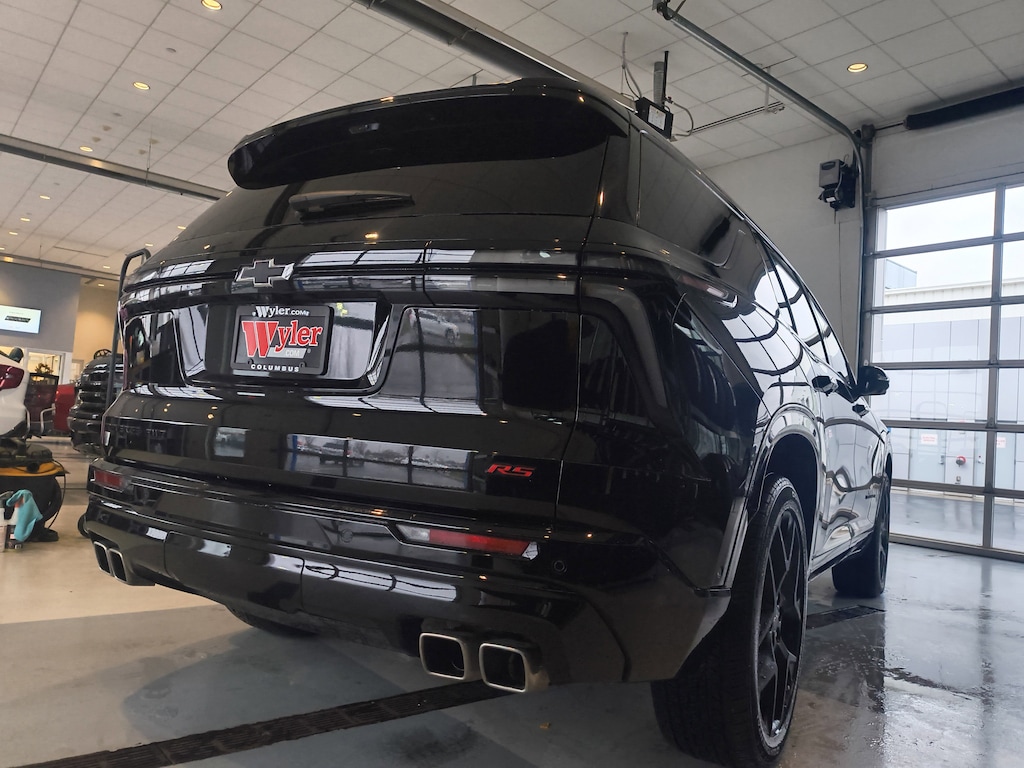 Used 2026 Chevrolet Traverse AWD 4dr RS w/2RS SUV