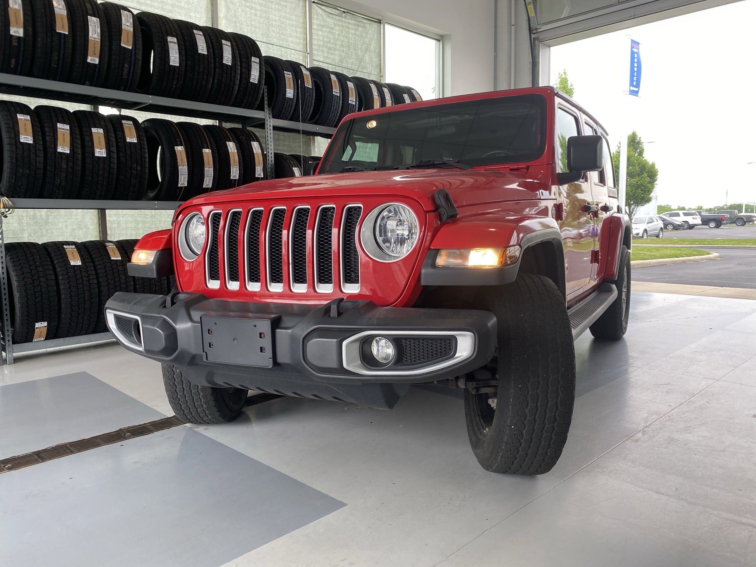 Used 2020 Jeep Wrangler Unlimited Sahara with VIN 1C4HJXEN2LW199549 for sale in Canal Winchester, OH