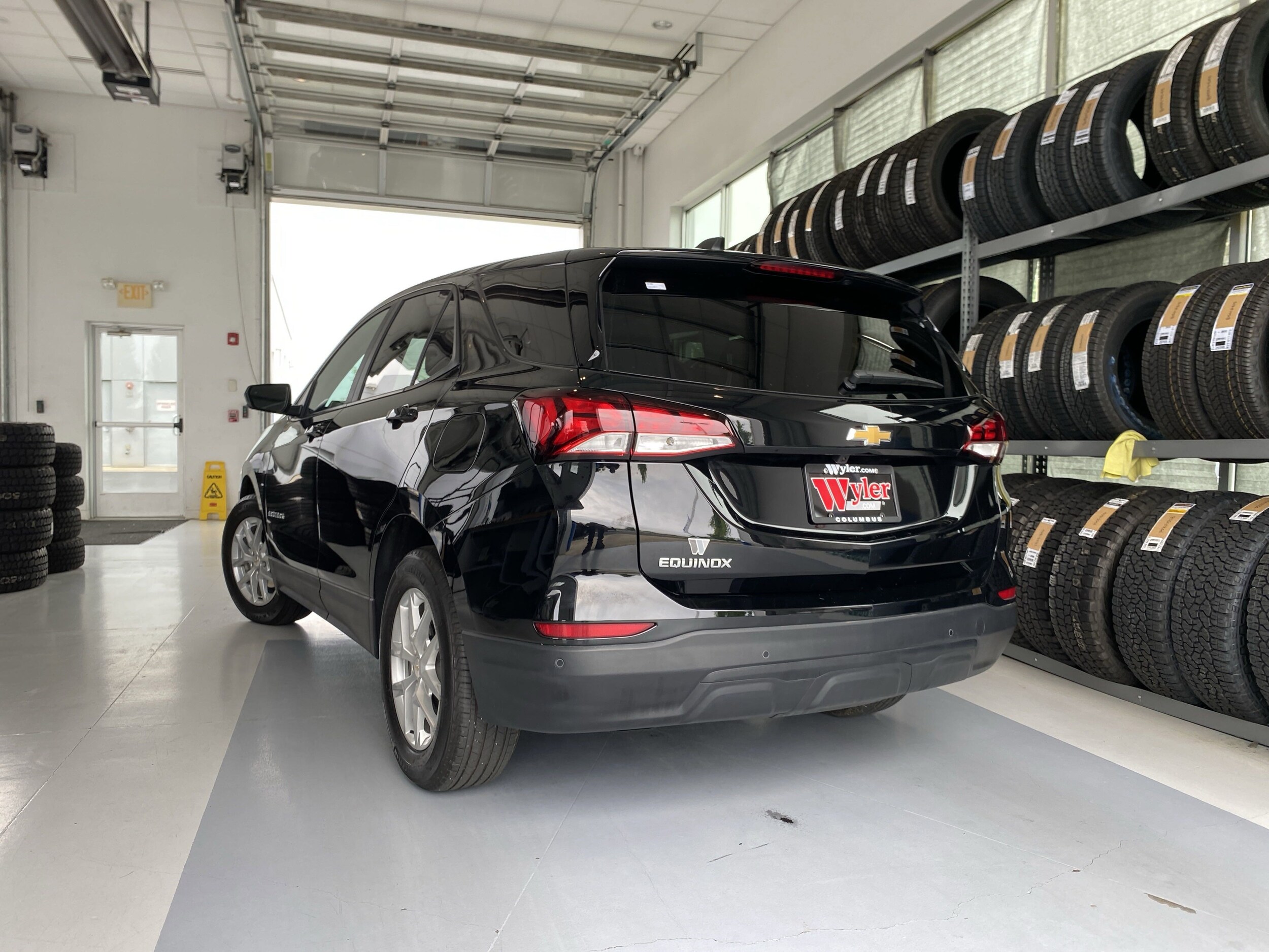2024 Chevrolet Equinox LS photo 3