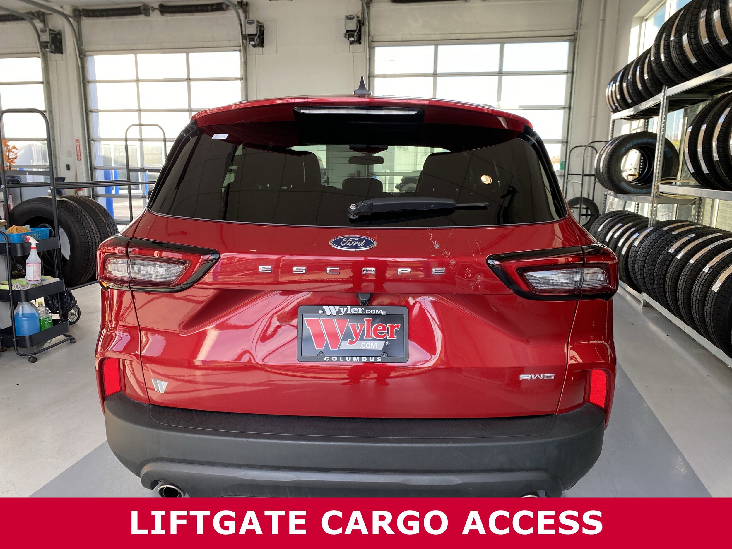 2025 Ford Escape ST-Line photo 4