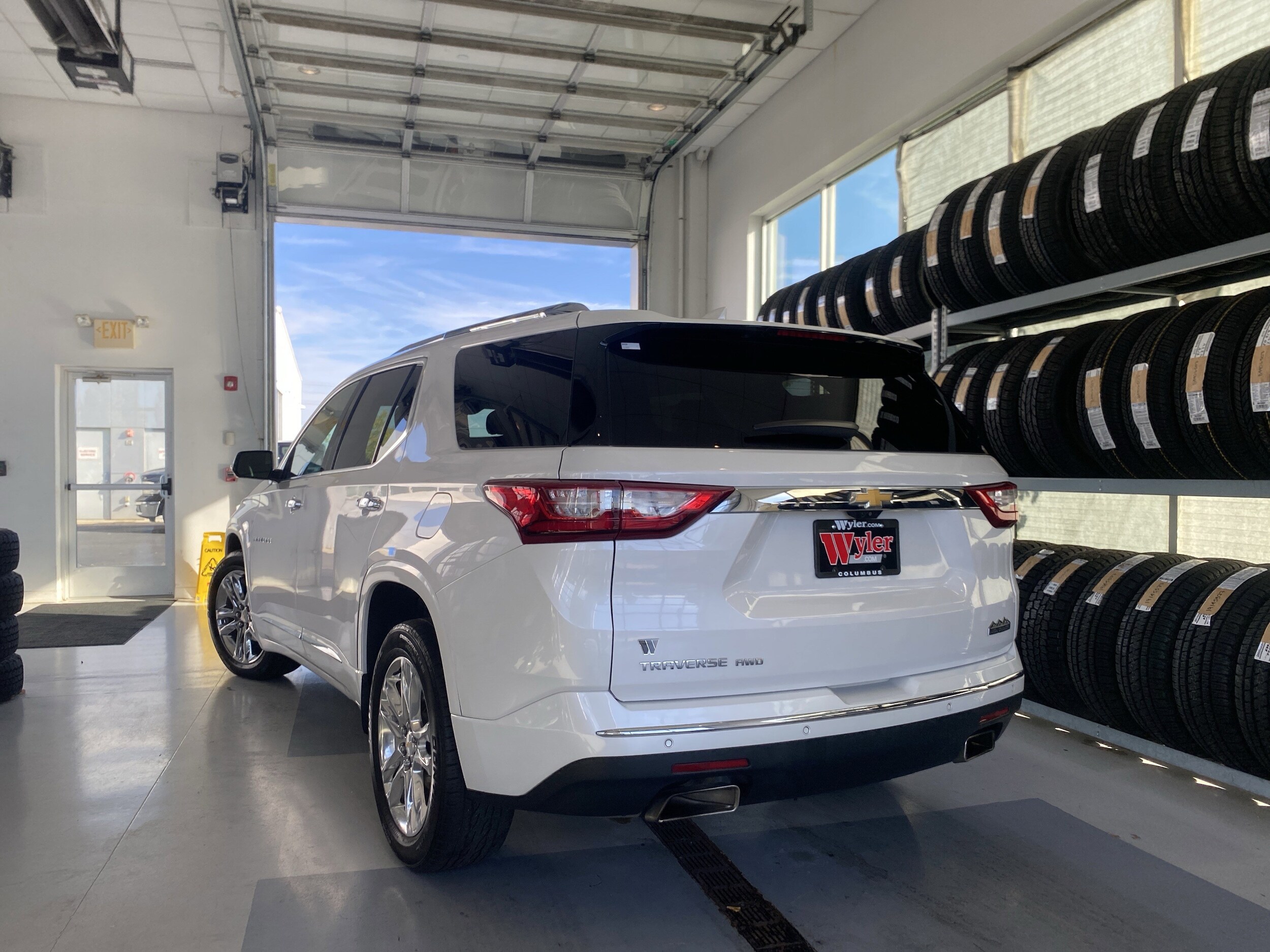 2018 Chevrolet Traverse High Country photo 2
