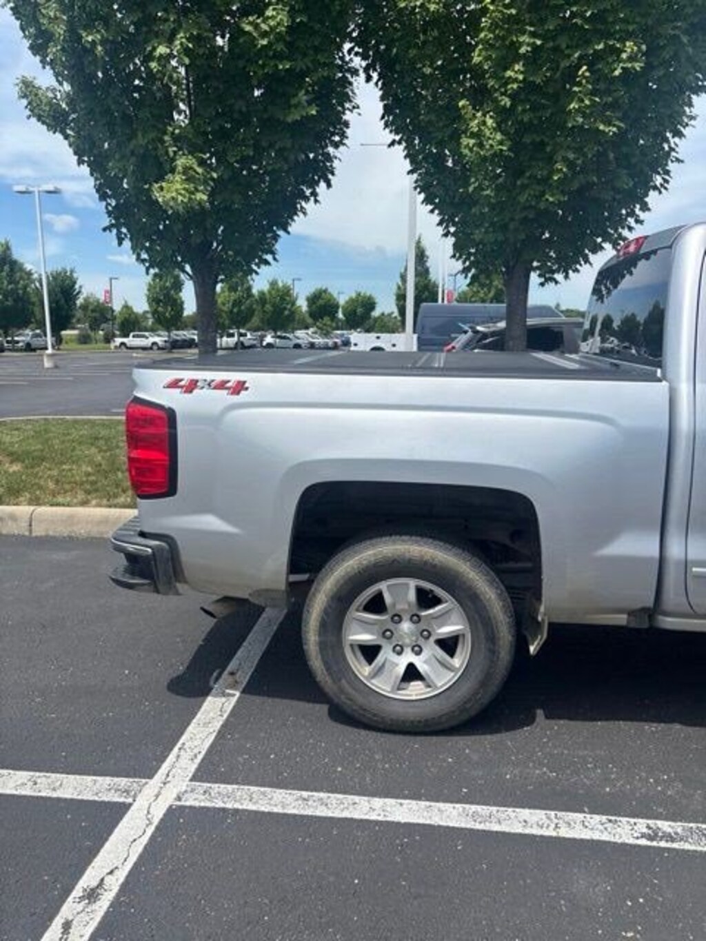 Used 2018 Chevrolet Silverado 1500 4WD Crew Cab 143.5 LT w/1LT Truck Crew Cab