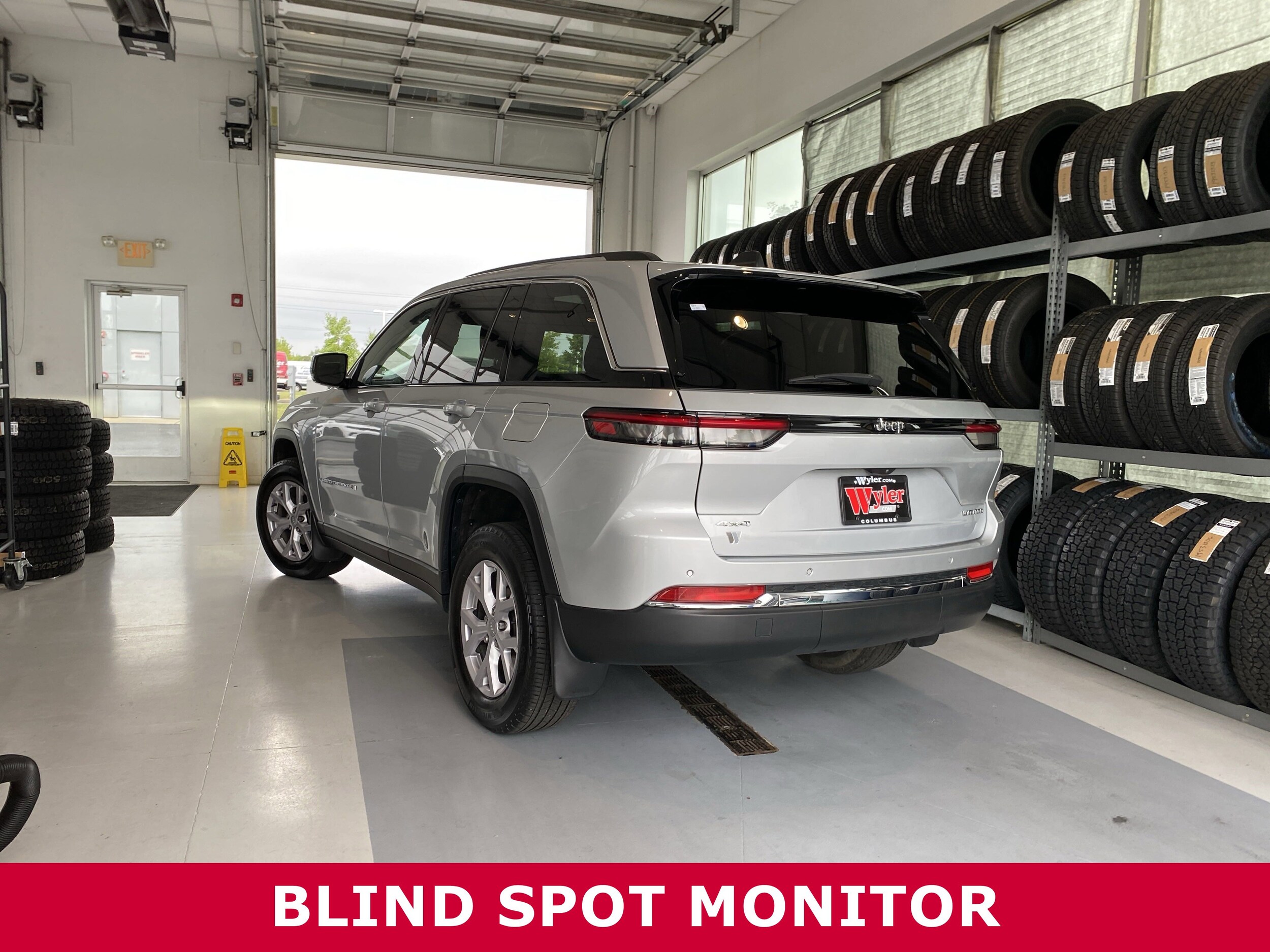 2022 Jeep Grand Cherokee Limited photo 2