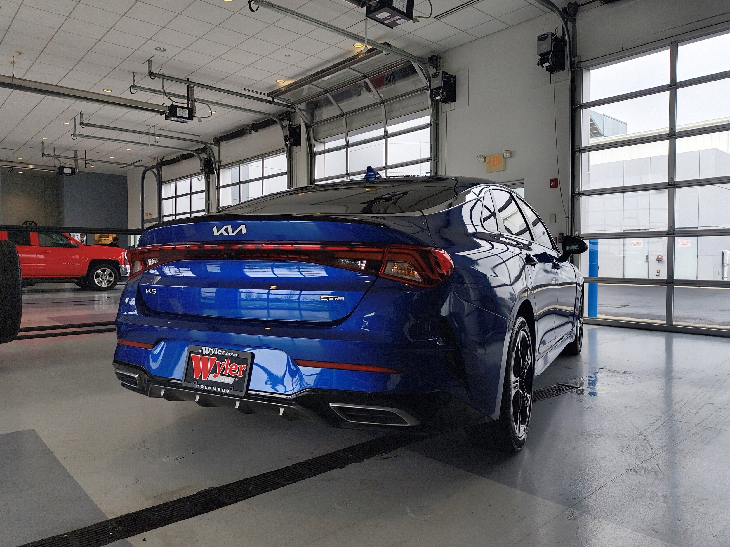 2024 Kia K5 GT-Line photo 2