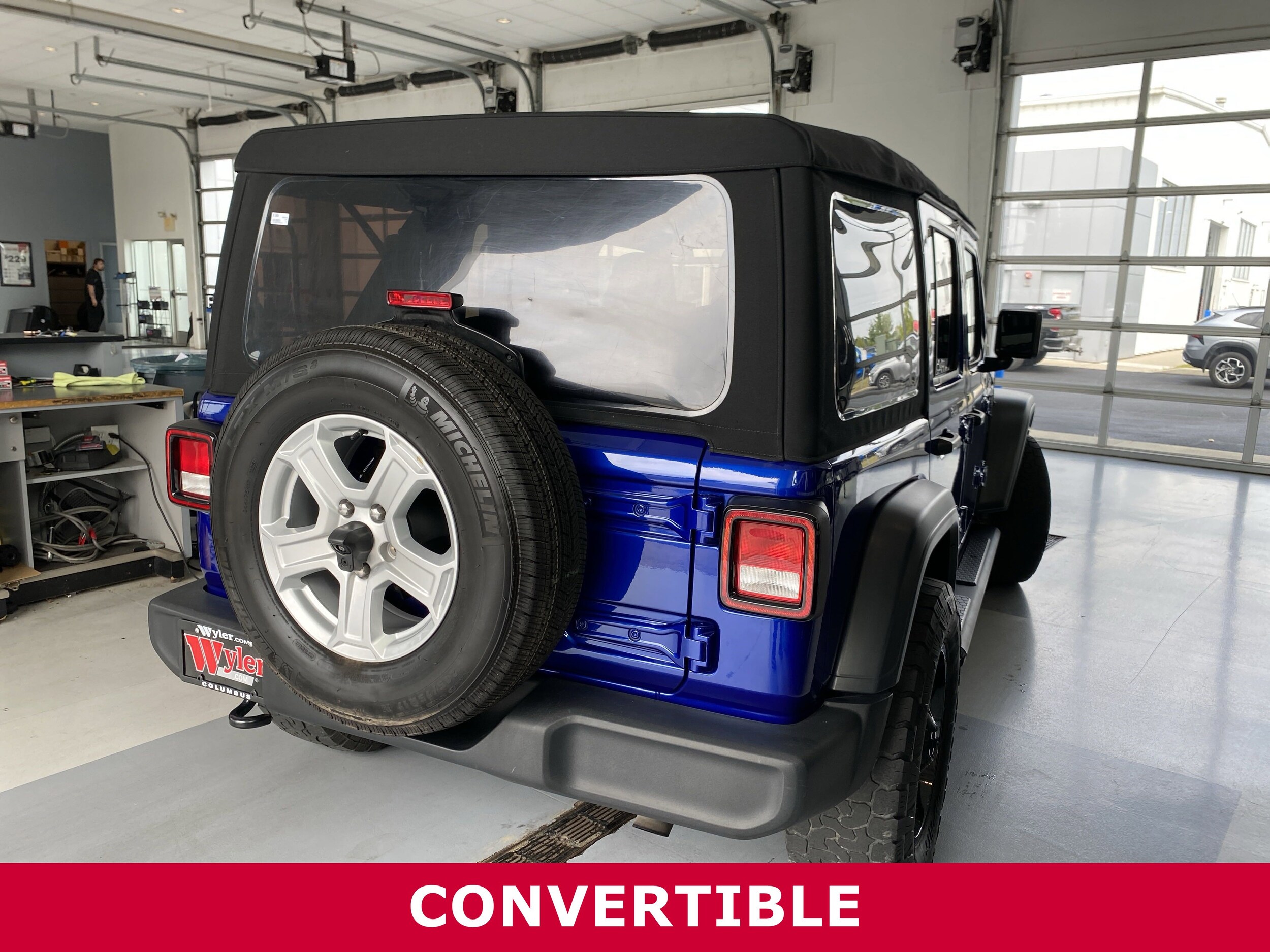 2018 Jeep Wrangler Unlimited Sport S photo 4