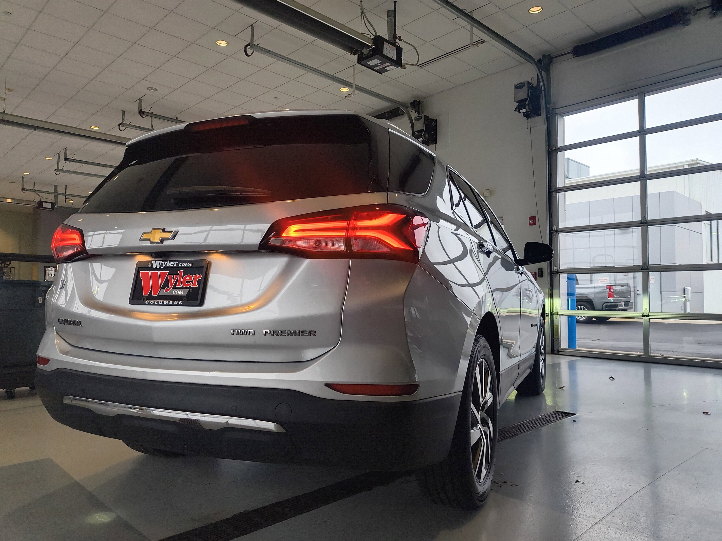 2022 Chevrolet Equinox Premier photo 3