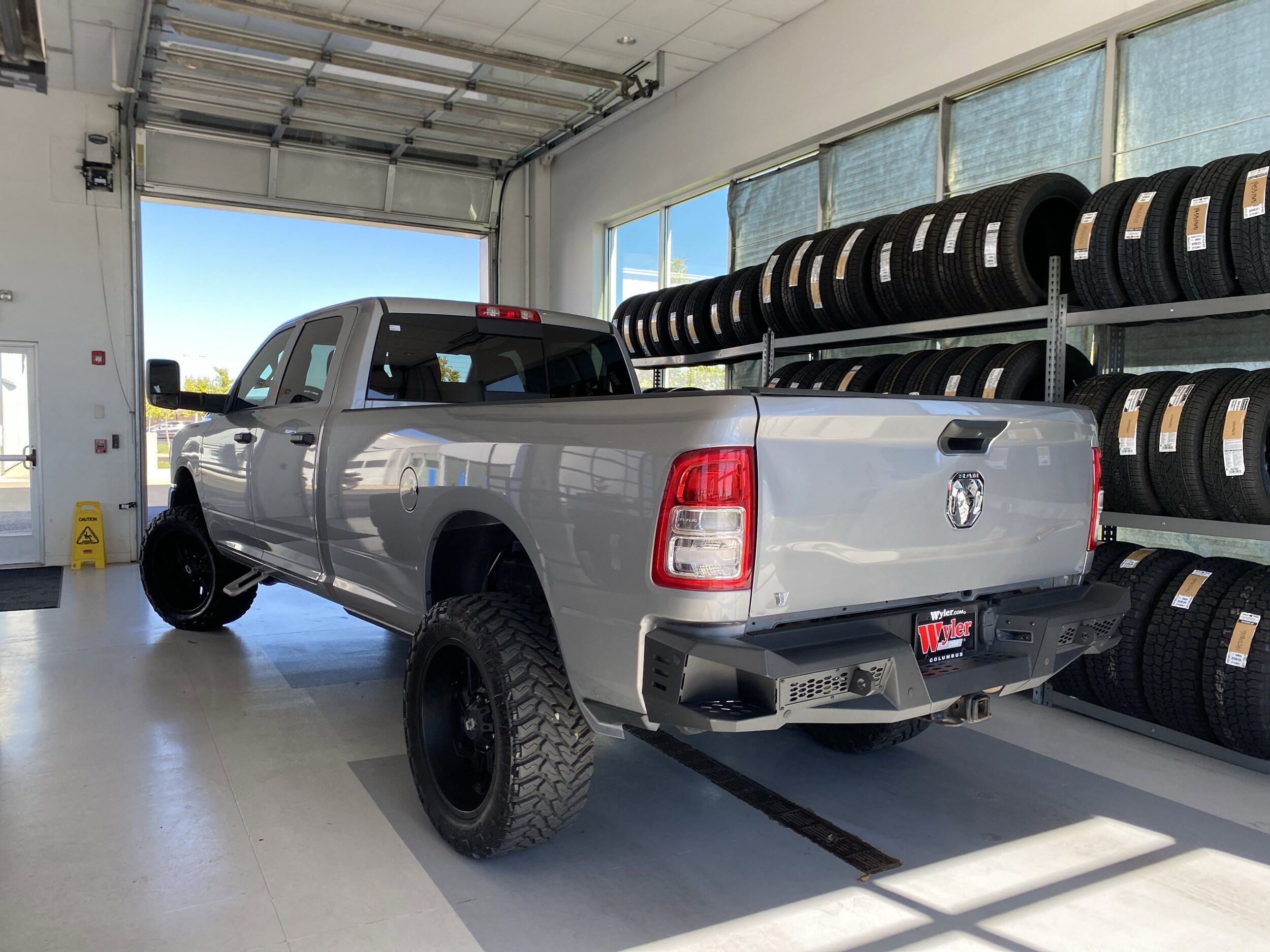 2021 Ram 2500 Tradesman photo 2