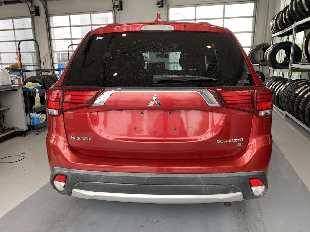 Used 2017 Mitsubishi Outlander SE S-AWC CUV