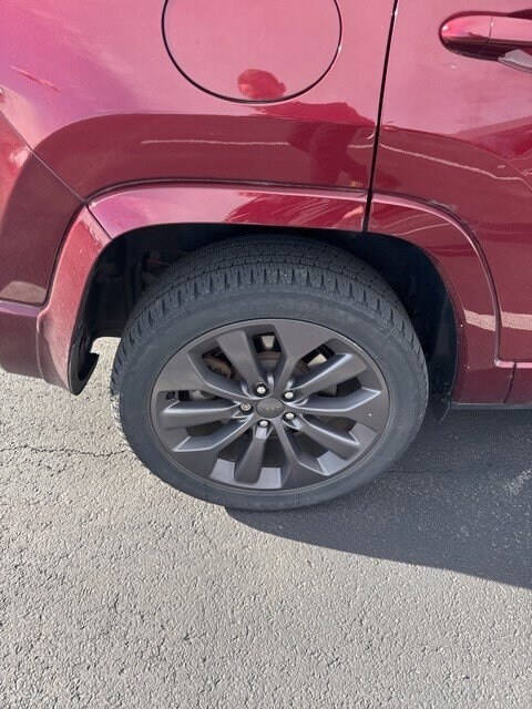 2021 Jeep Cherokee High Altitude photo 3