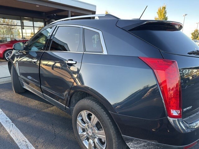 2016 Cadillac SRX Luxury photo 2