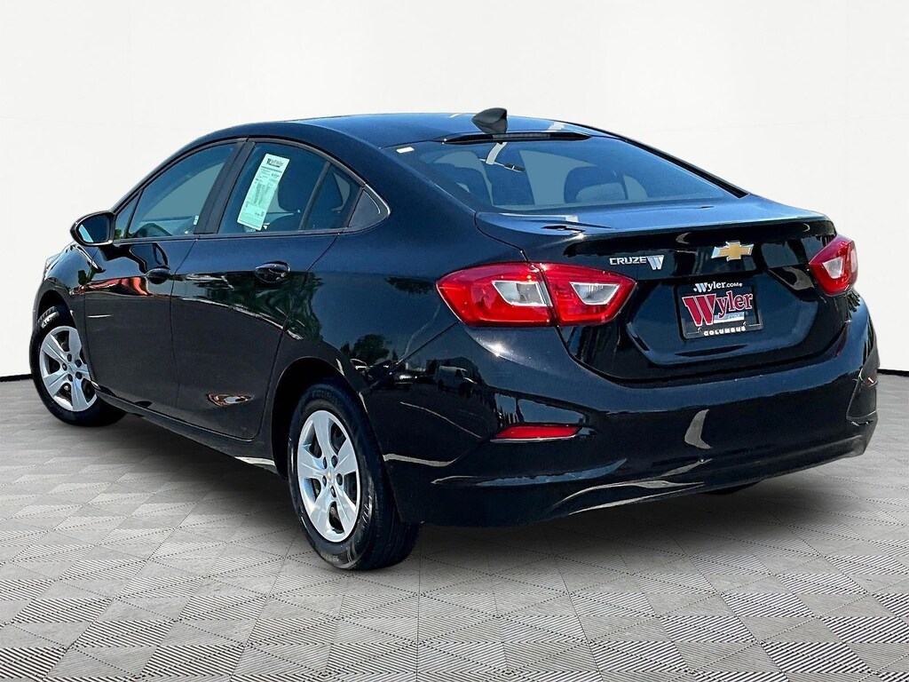 Used 2018 Chevrolet Cruze 4dr Sdn 1.4L LS w/1SB Sedan