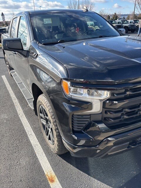 2023 Chevrolet Silverado 1500 RST photo 2