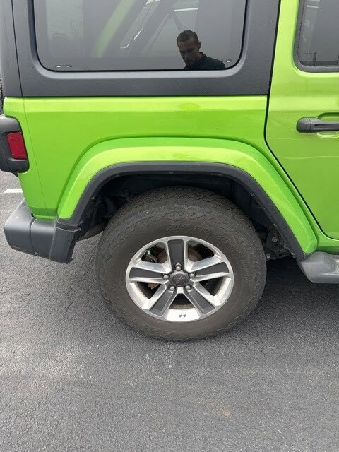 2019 Jeep Wrangler Unlimited Sahara photo 2