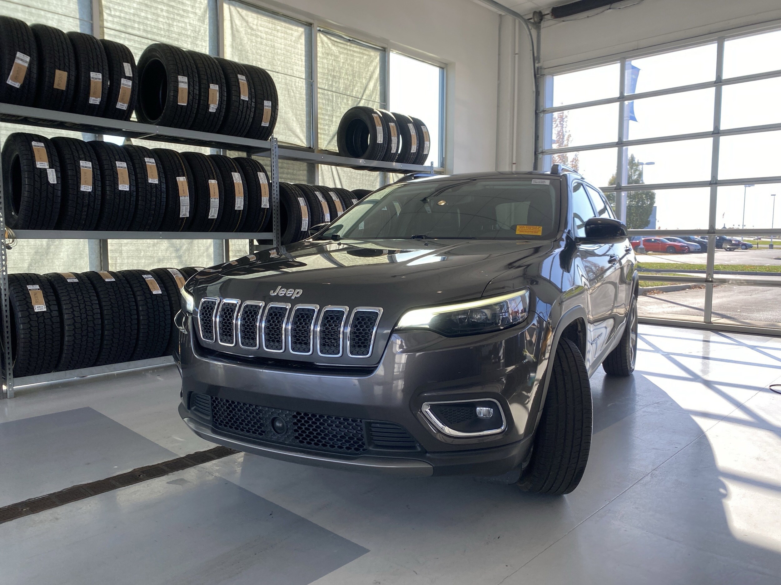 2022 Jeep Cherokee Limited photo 2