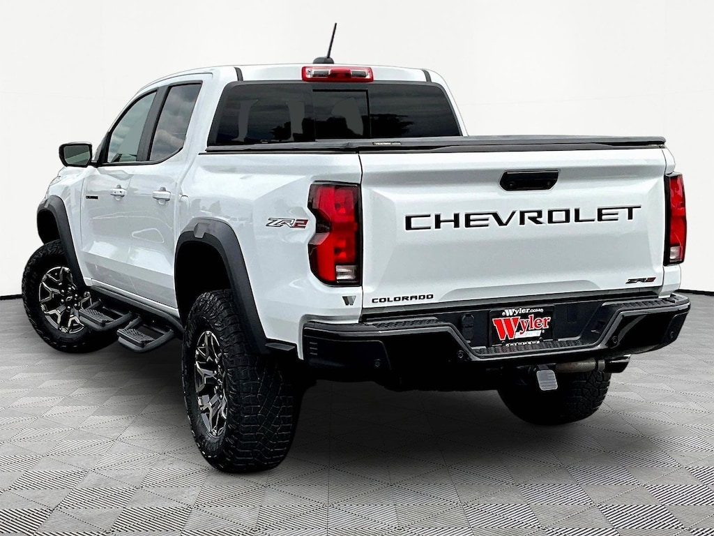 Used 2024 Chevrolet Colorado 4WD Crew Cab ZR2 Truck Crew Cab