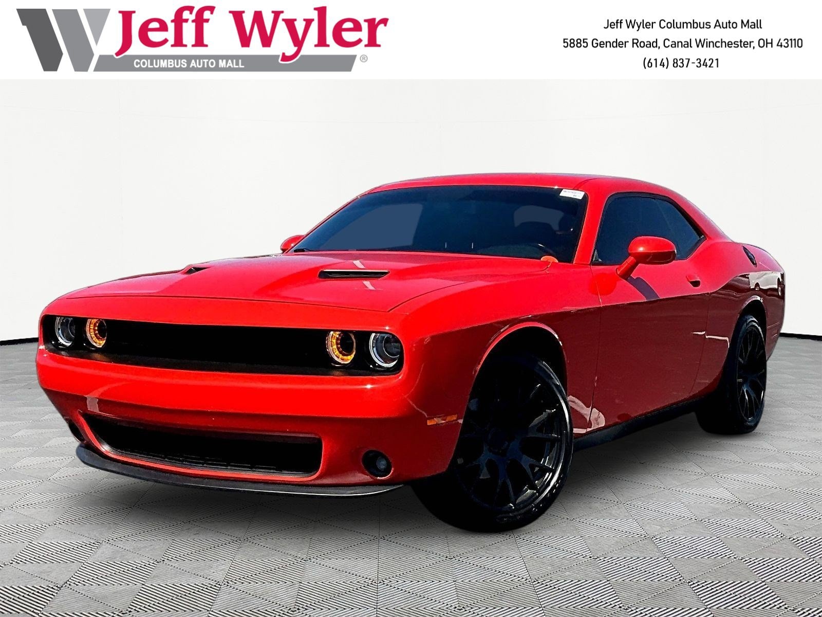 2020 Dodge Challenger SXT Auto's photo