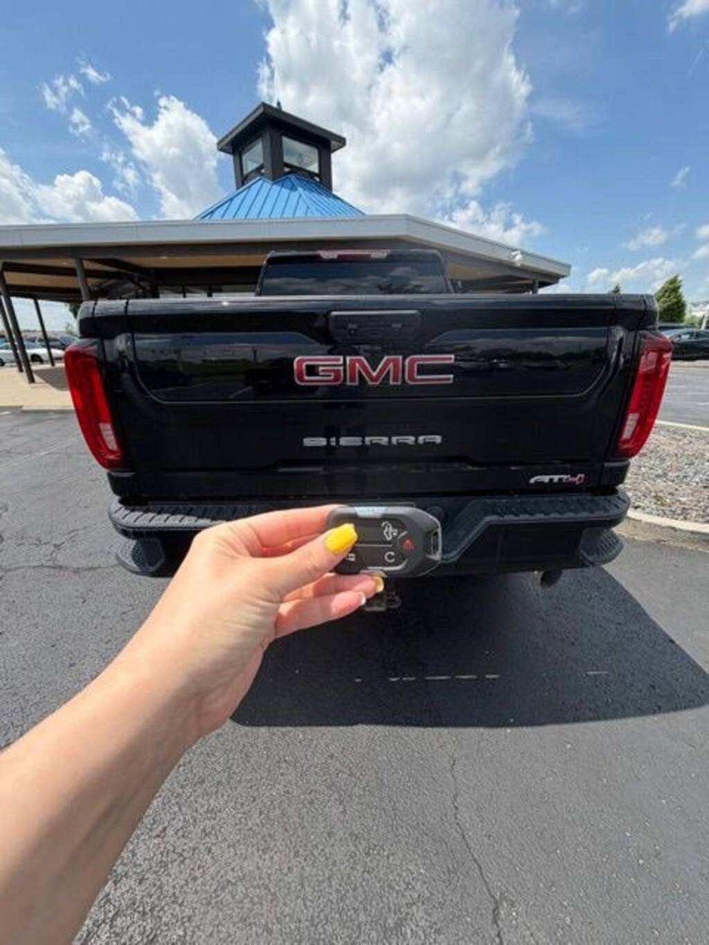Used 2022 GMC Sierra 2500HD 4WD Crew Cab 159 AT4 Truck Crew Cab