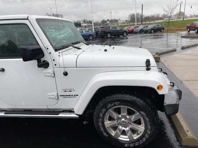 2017 Jeep Wrangler Unlimited Sahara photo 2