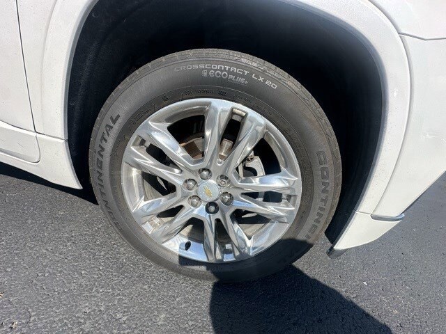 2018 Chevrolet Traverse High Country photo 2