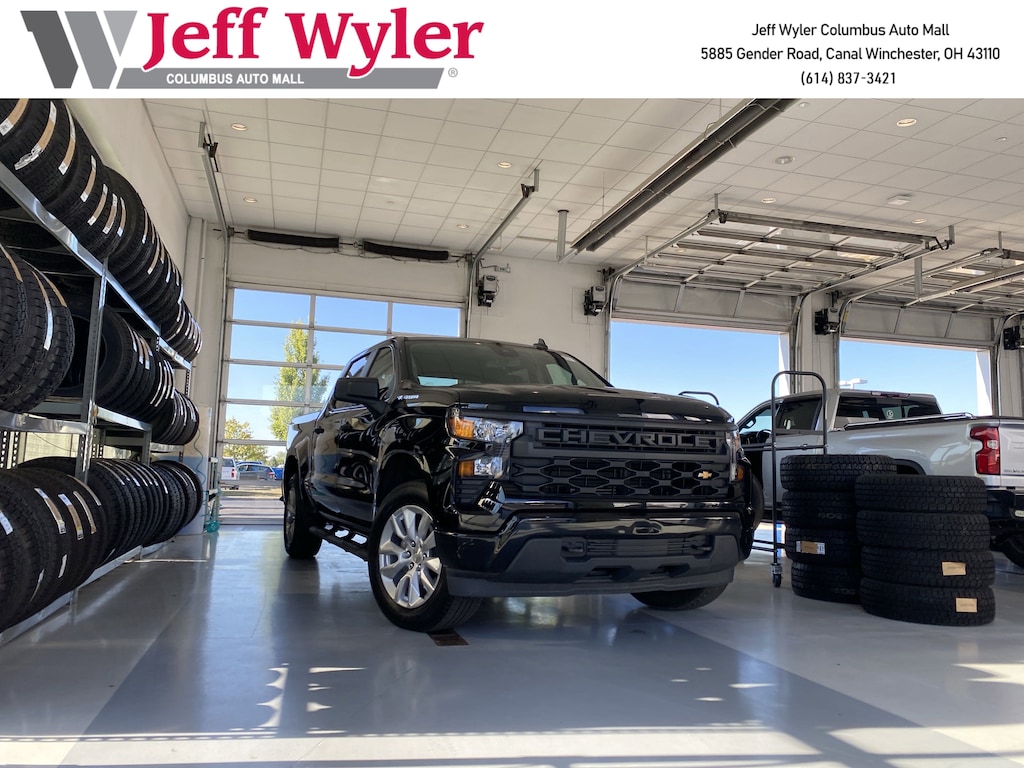 Used 2022 Chevrolet Silverado 1500 4WD Crew Cab 147 Custom Truck Crew Cab