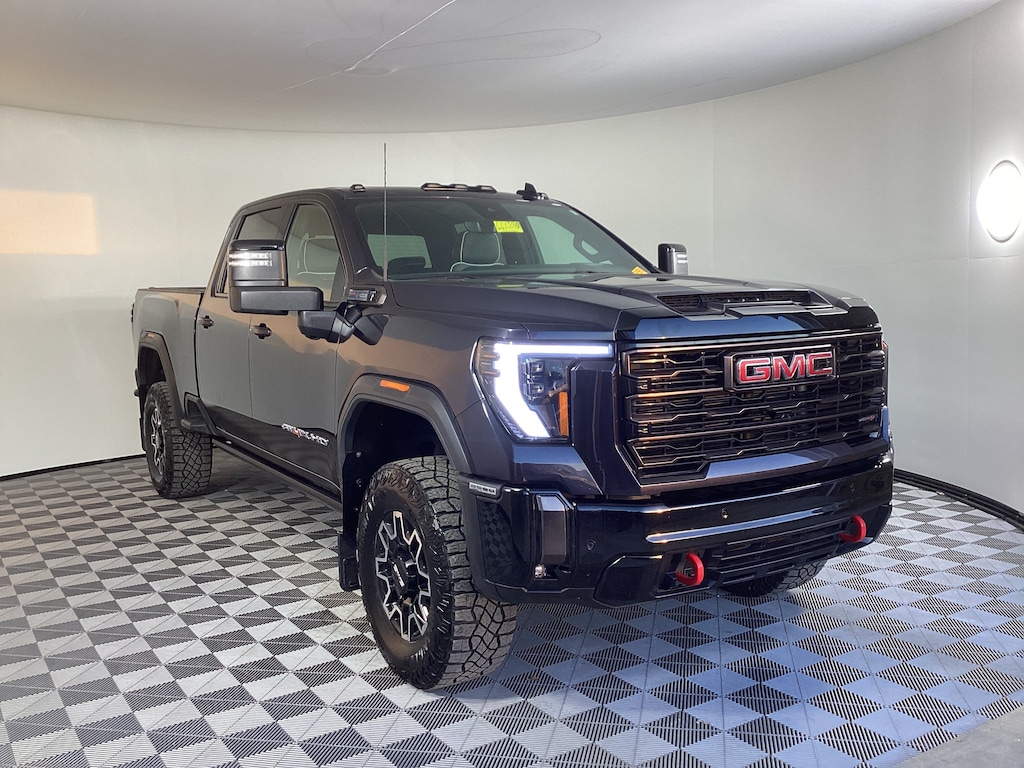 Used 2024 GMC Sierra 2500HD 4WD Crew Cab 159 AT4X Truck Crew Cab