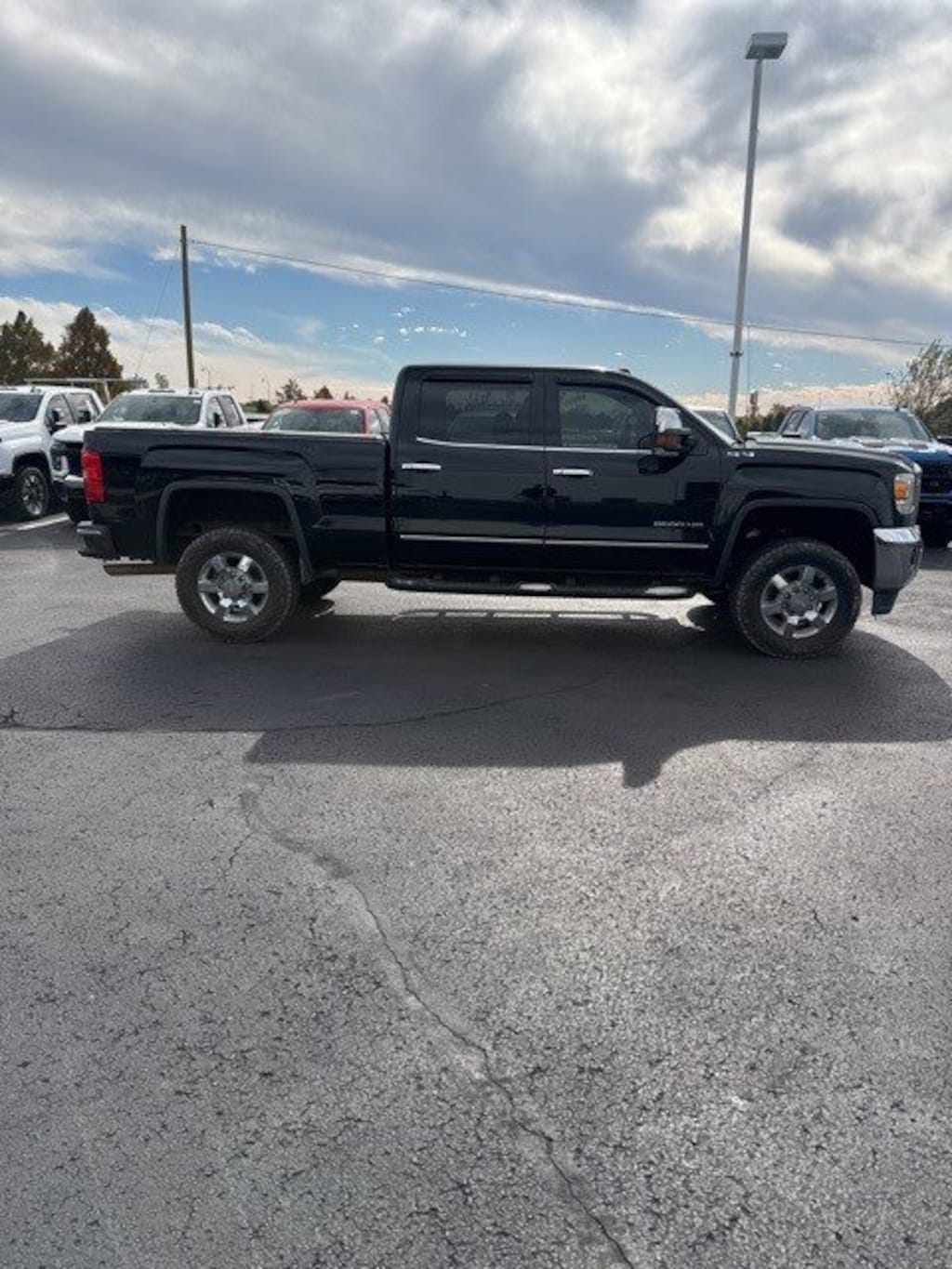 Used 2016 GMC Sierra 2500HD 4WD Crew Cab 153.7 SLT Truck Crew Cab