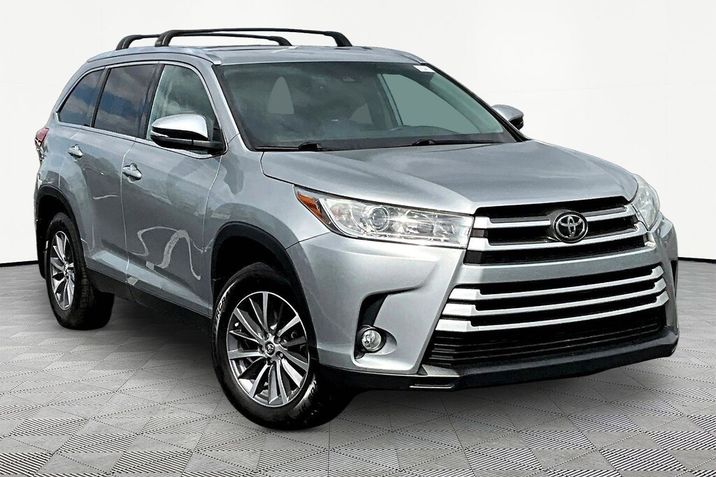 Used 2019 Toyota Highlander XLE V6 AWD SUV