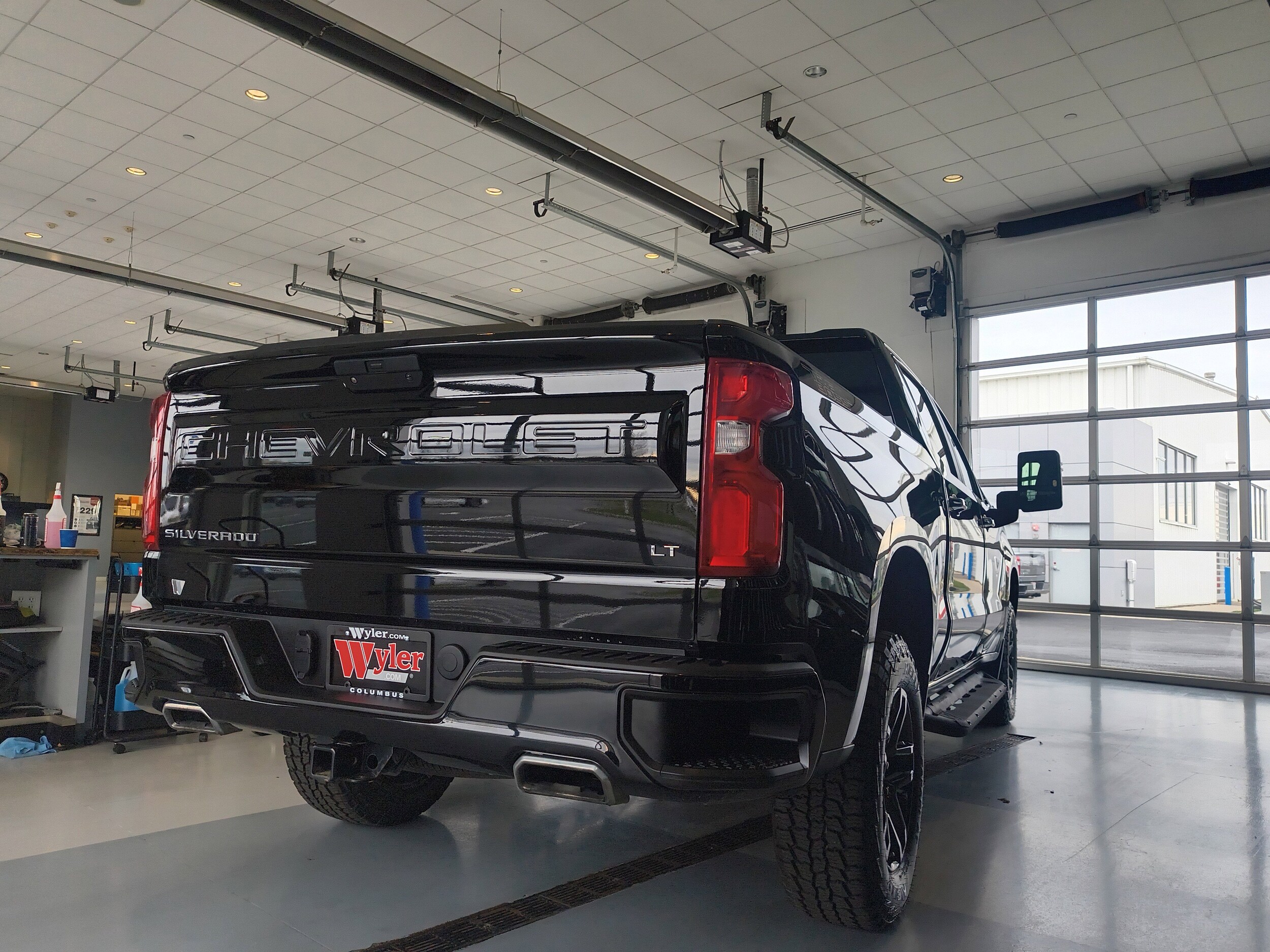 2022 Chevrolet Silverado 1500 LT Trail Boss photo 3