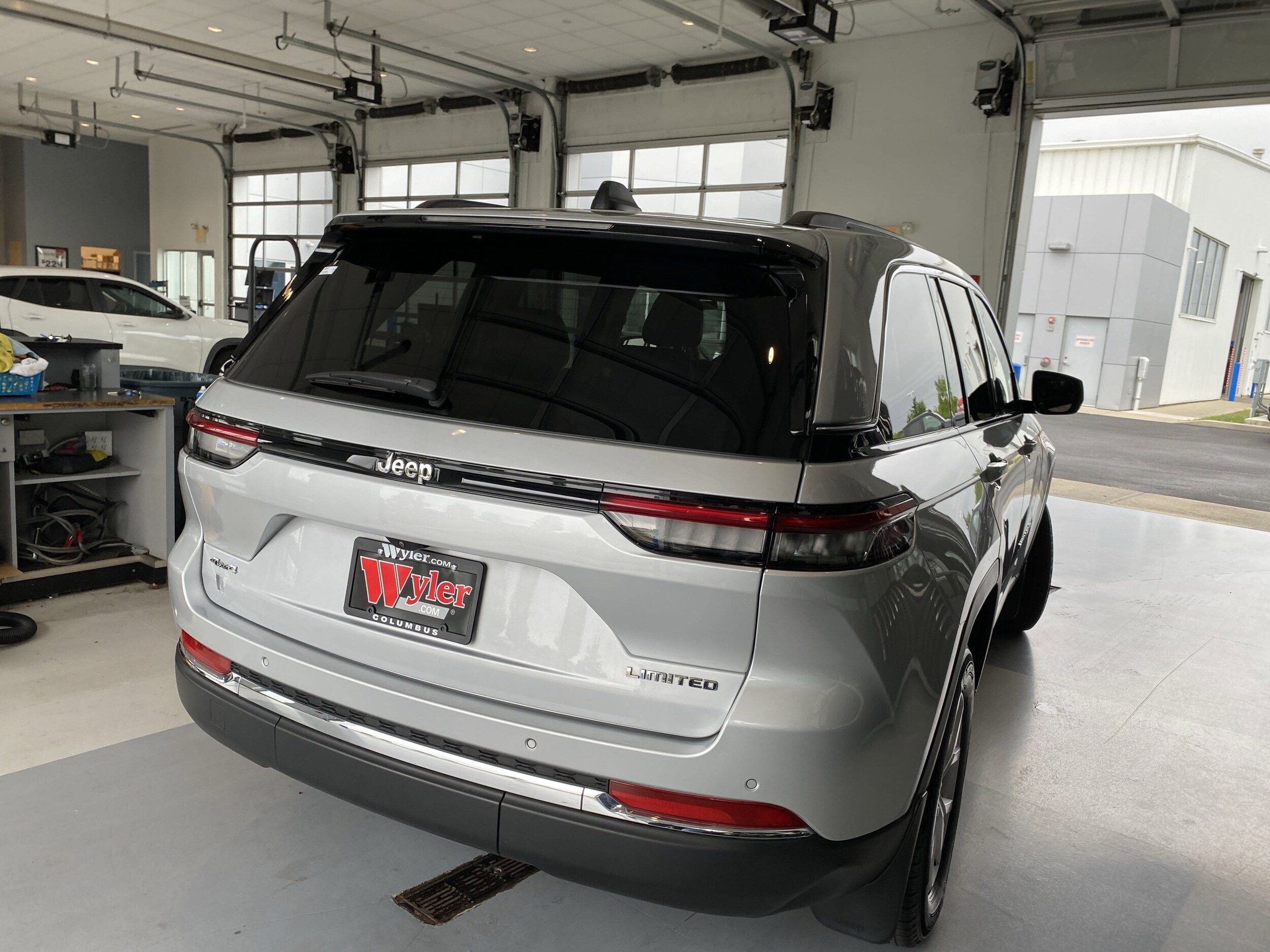 2022 Jeep Grand Cherokee Limited photo 3