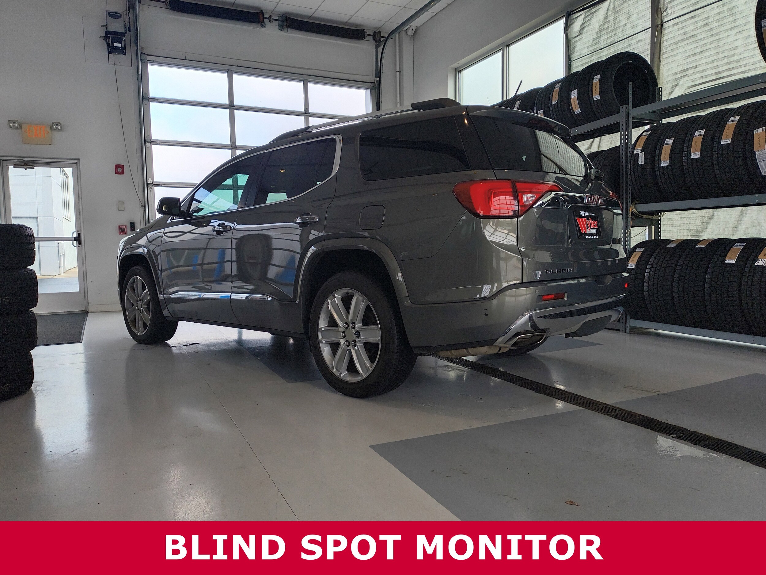 2017 Gmc Acadia Denali photo 2