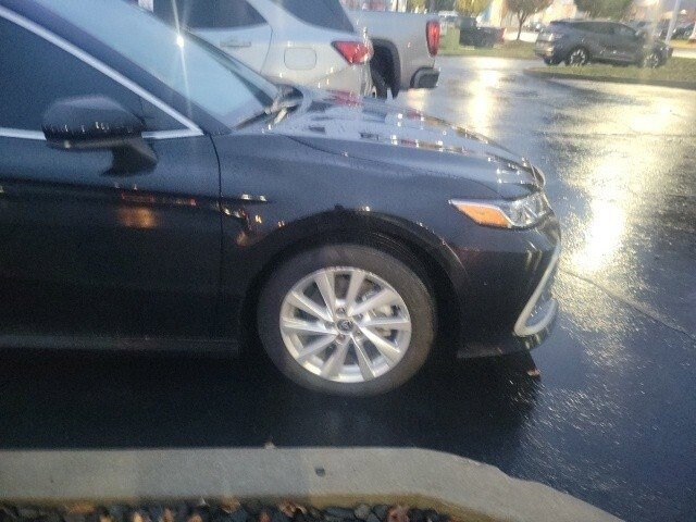 2023 Toyota Camry LE photo 2