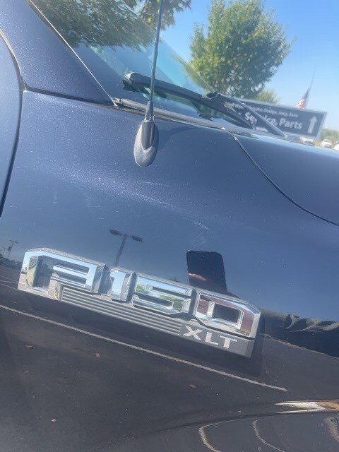 2020 Ford F-150 XLT photo 2