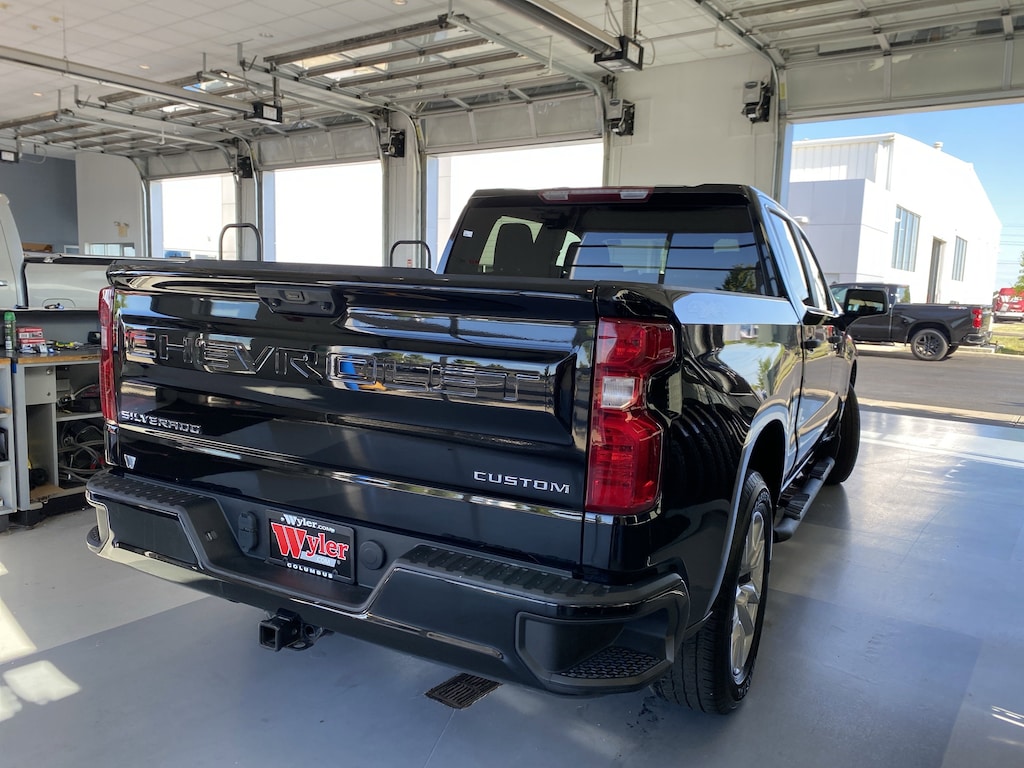 Used 2022 Chevrolet Silverado 1500 4WD Crew Cab 147 Custom Truck Crew Cab