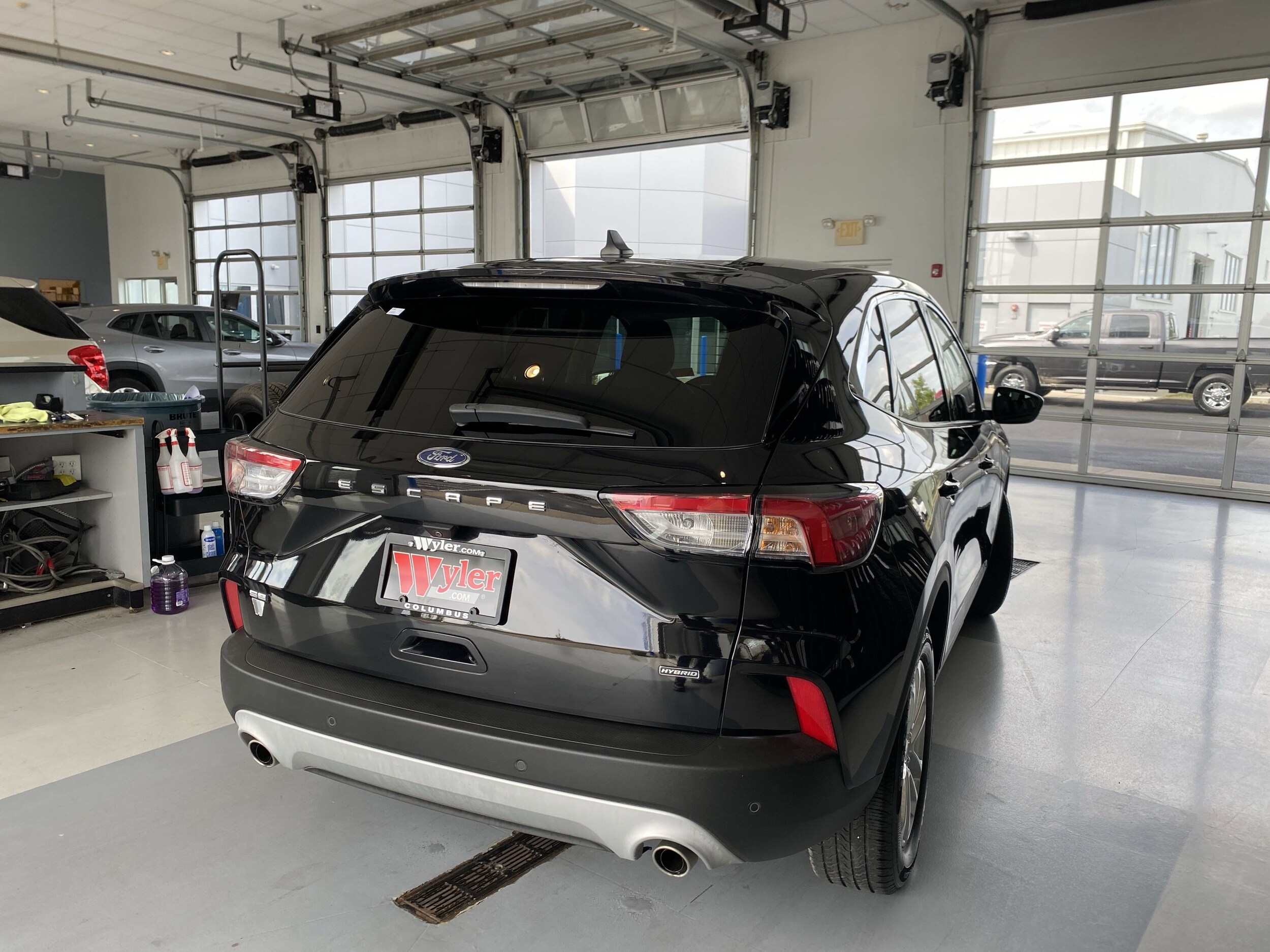 2021 Ford Escape SE Hybrid photo 3