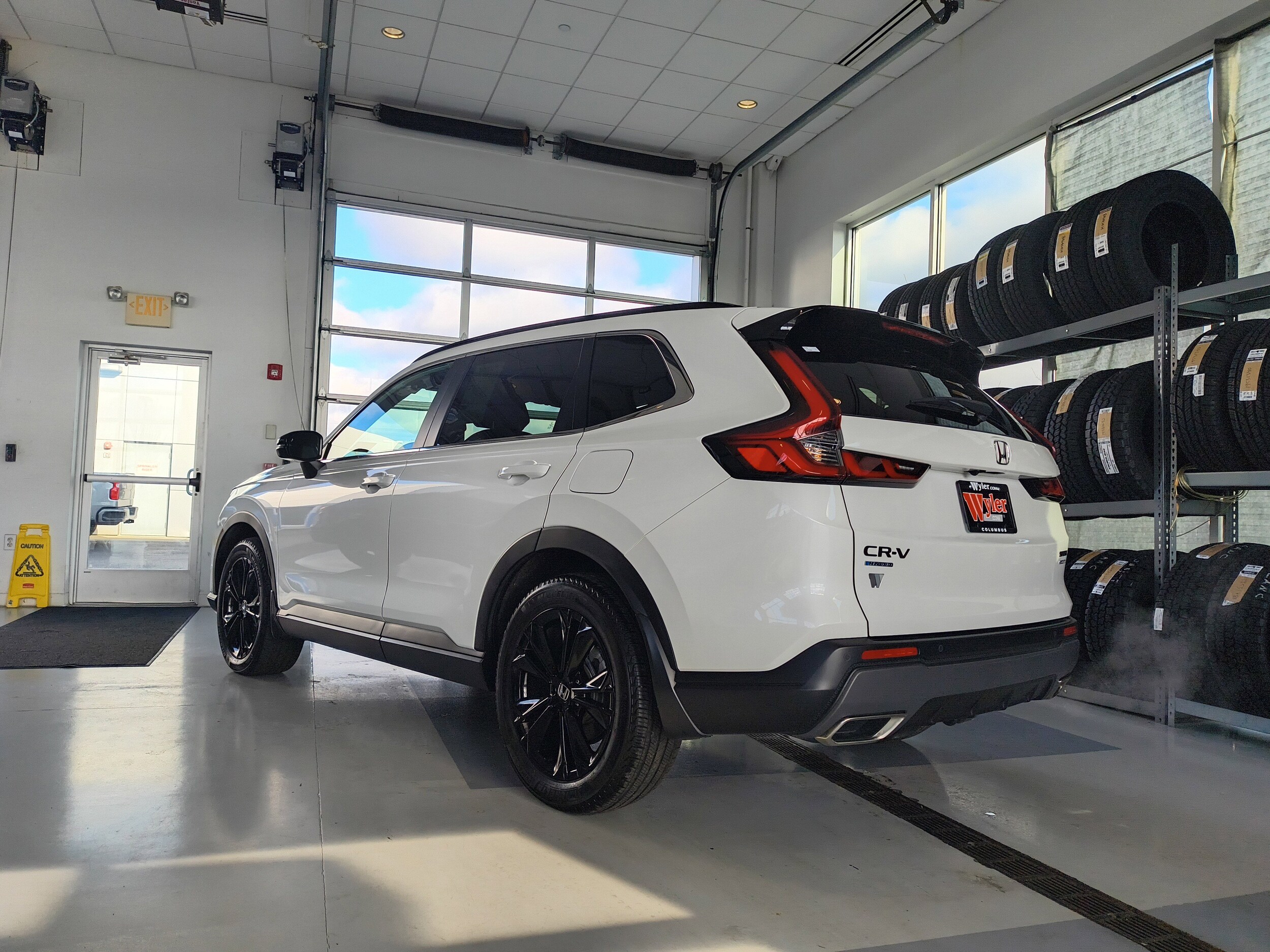 2024 Honda CR-V Hybrid Sport Touring photo 2