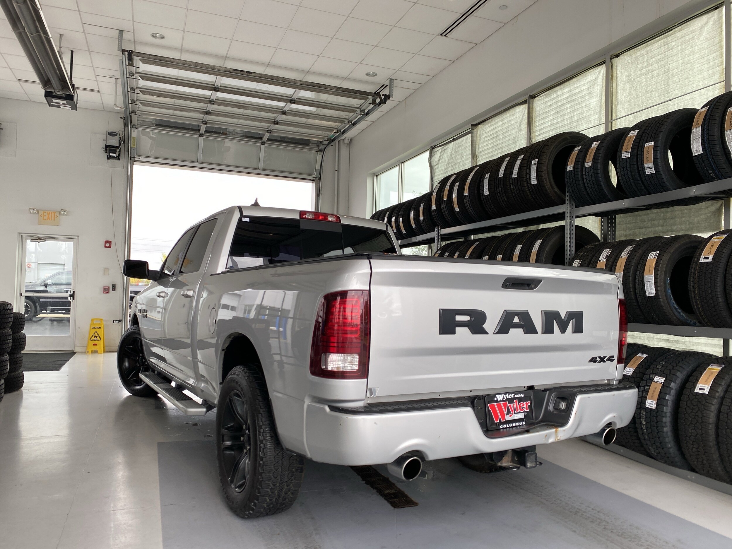 2018 Ram 1500 Sport photo 2